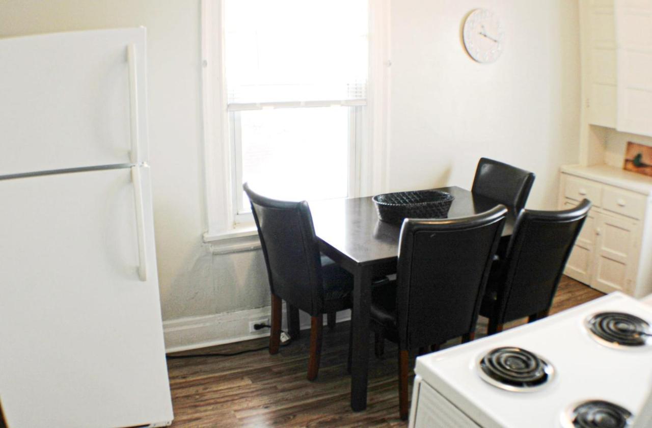 Steps Away From Hospital - 2 Queen Bed - City View بيتسبرغ المظهر الخارجي الصورة