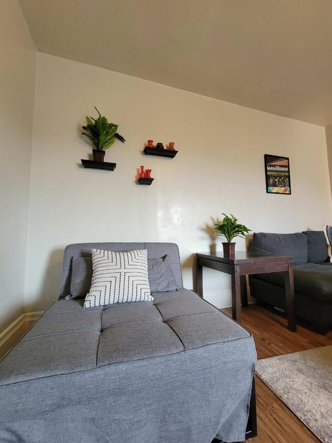 Steps Away From Hospital - 2 Queen Bed - City View بيتسبرغ المظهر الخارجي الصورة