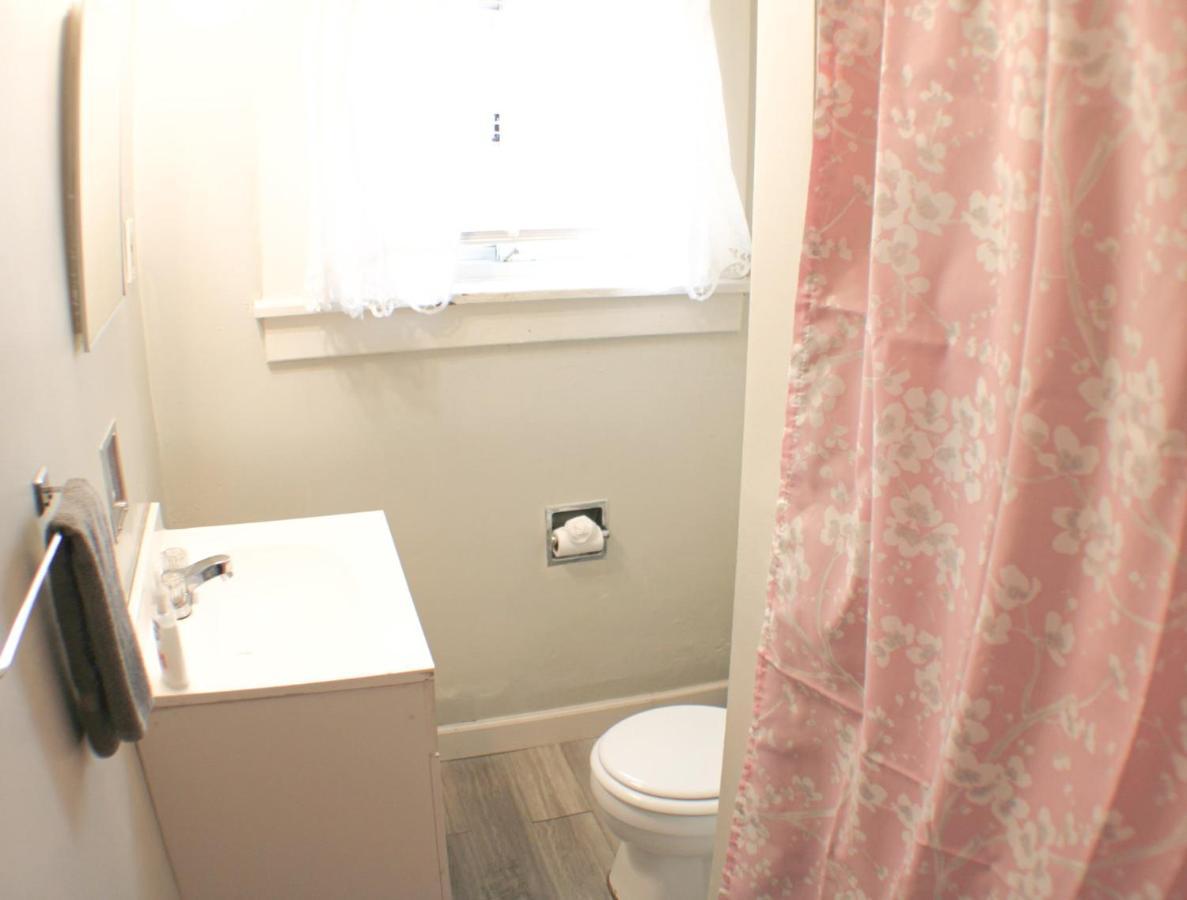 Steps Away From Hospital - 2 Queen Bed - City View بيتسبرغ المظهر الخارجي الصورة