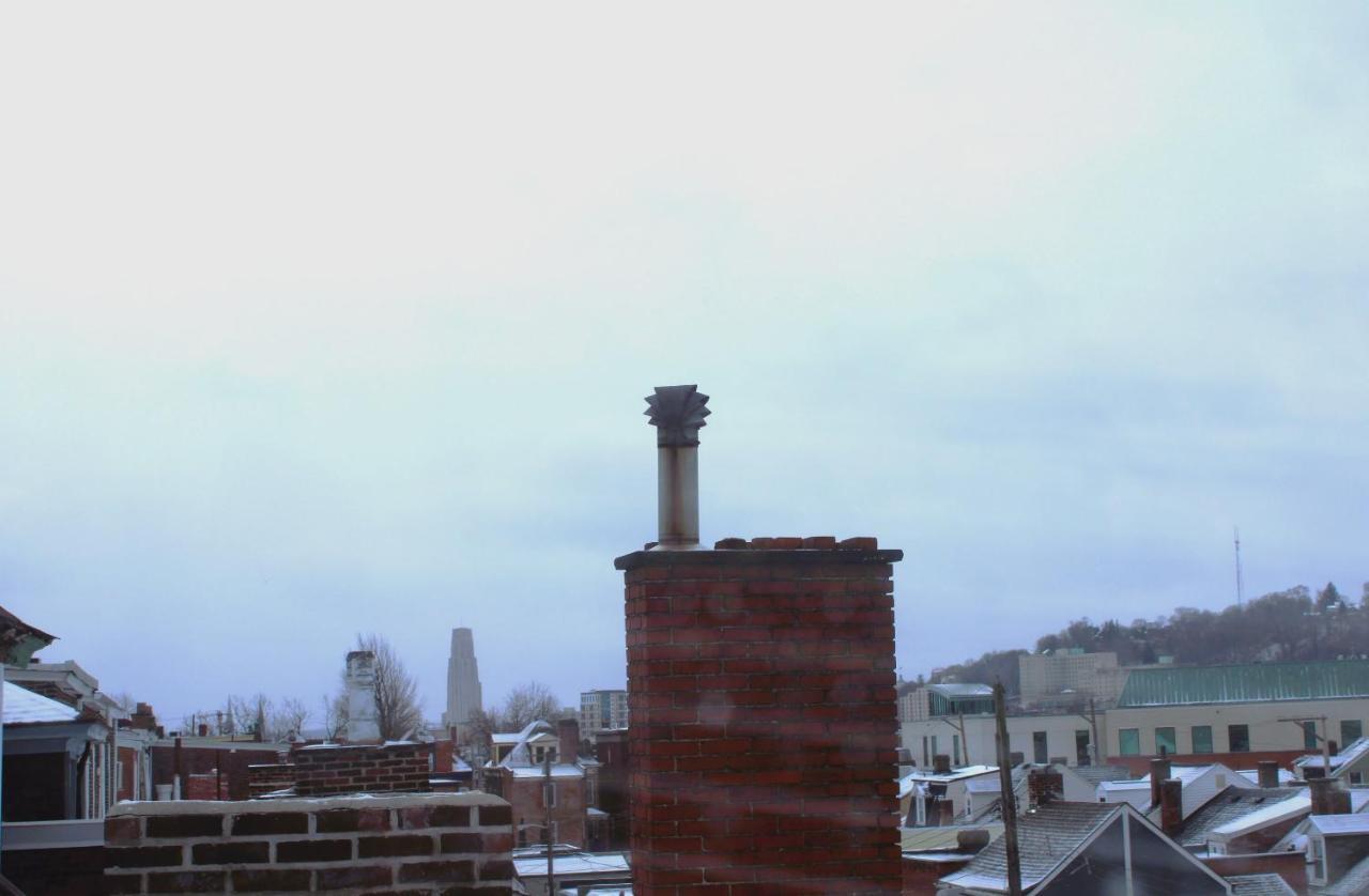 Steps Away From Hospital - 2 Queen Bed - City View بيتسبرغ المظهر الخارجي الصورة